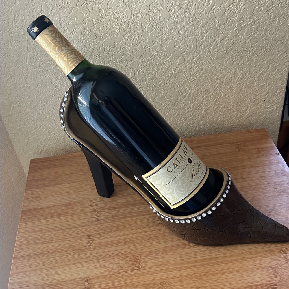 High Heel/Stiletto shoe Wine Bottle Holder with Pearls